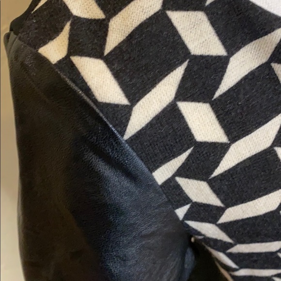 Black patterned shirt - Picture 3 of 4